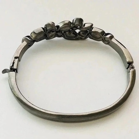 Givenchy Vintage Crystal Bracelet - Picture 3 of 7